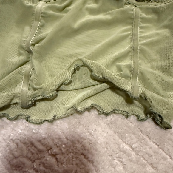 Kimchi Blue Light Green Lace Camisole - Picture 4 of 8